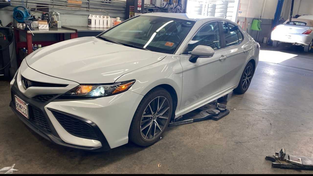 2024 Toyota Camry SE