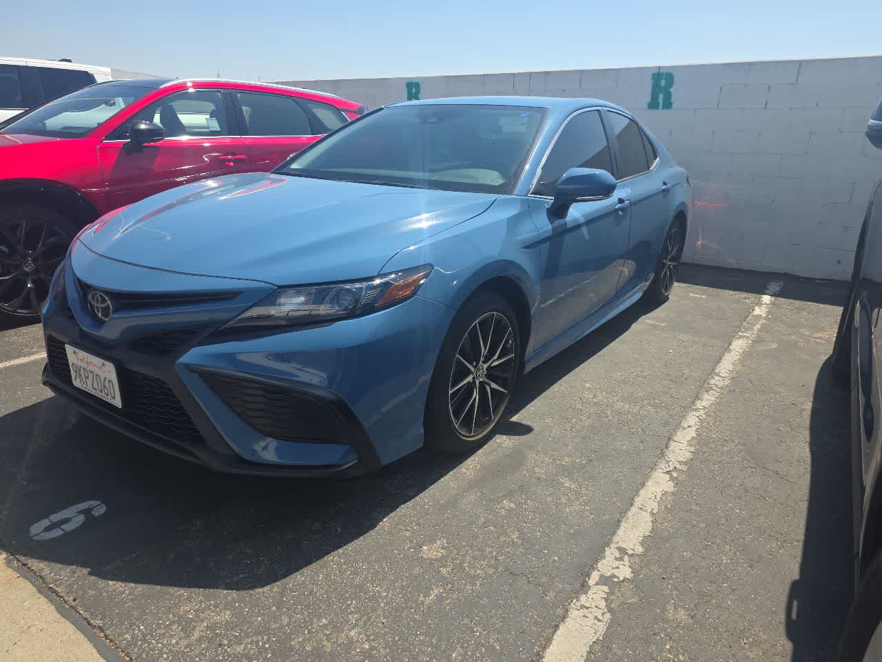2024 Toyota Camry SE's photo