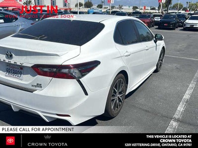 2022 Toyota Camry Hybrid SE