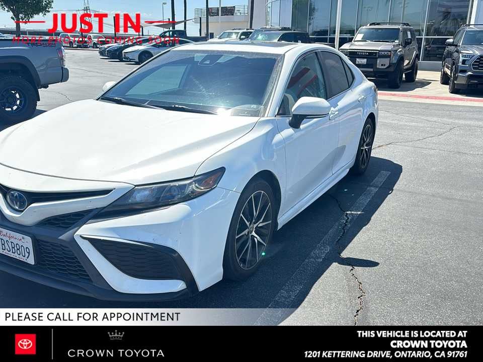 2022 Toyota Camry Hybrid SE
