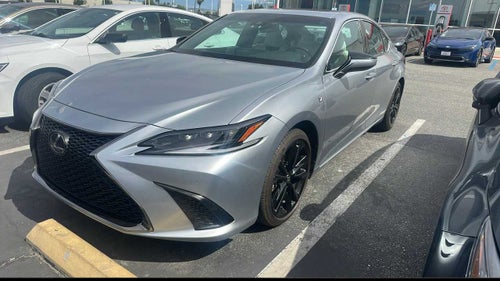 2023 Lexus ES 300h F SPORT Handling