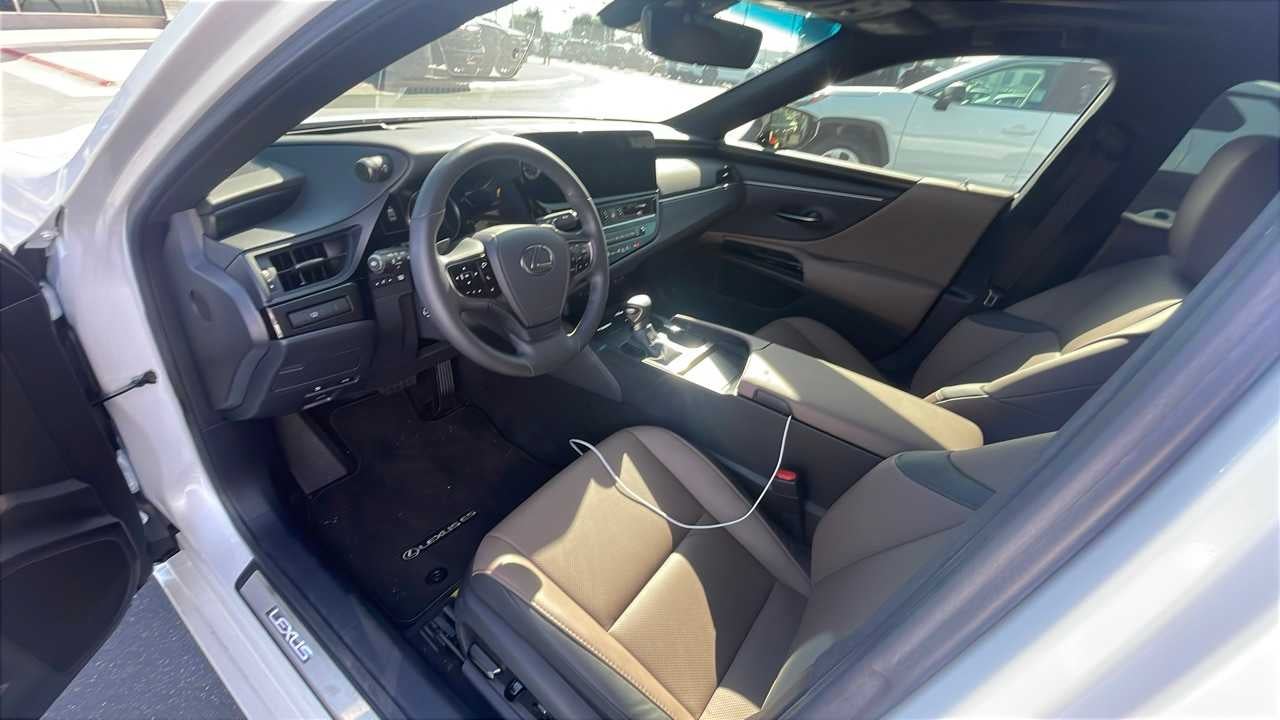2025 Lexus ES 350 