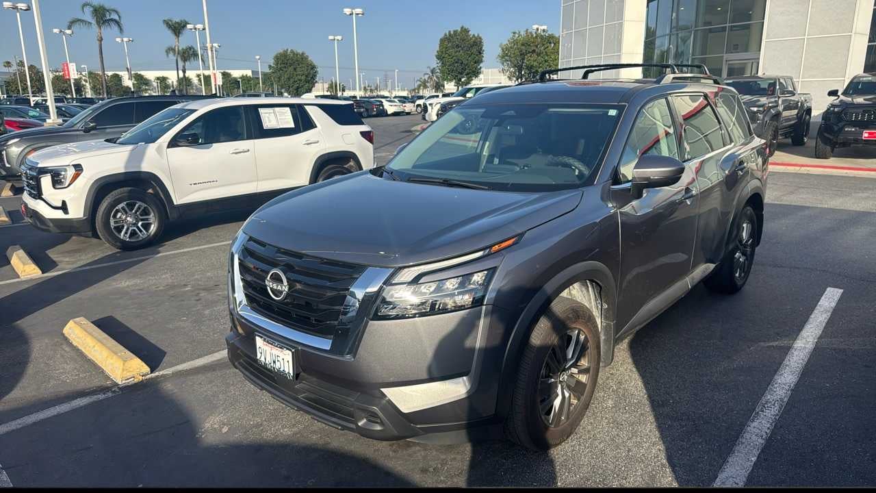 2025 Nissan Pathfinder SV