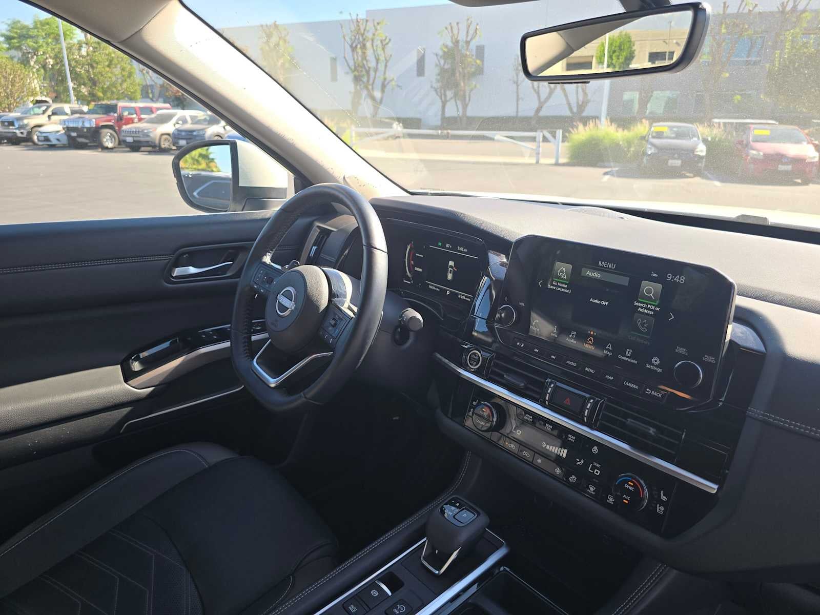 2023 Nissan Pathfinder Platinum