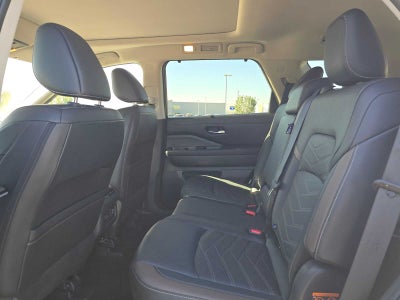 2023 Nissan Pathfinder Platinum