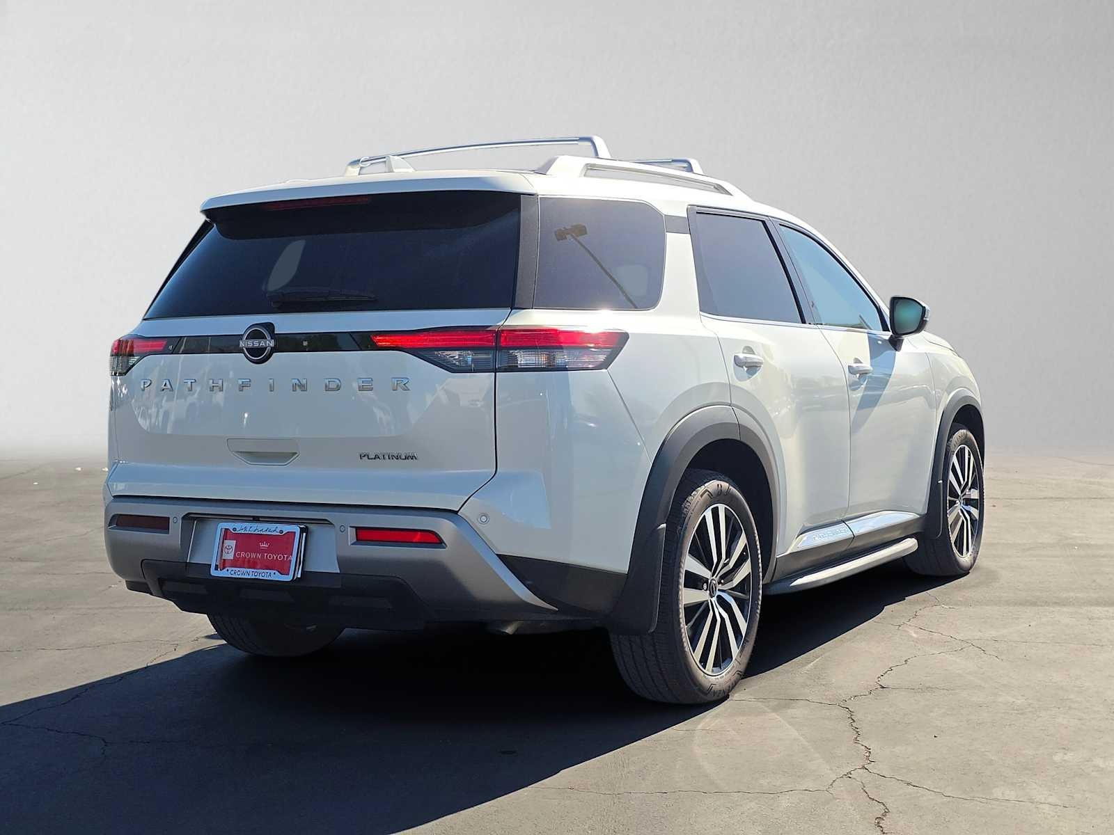 2023 Nissan Pathfinder Platinum