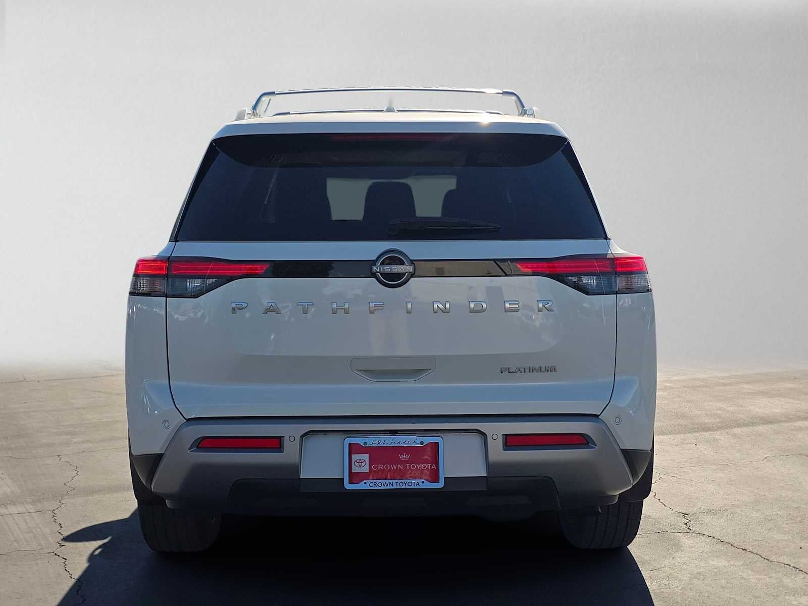 2023 Nissan Pathfinder Platinum