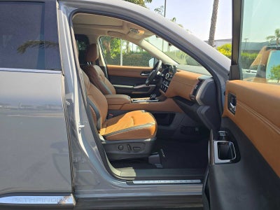 2025 Nissan Pathfinder Platinum