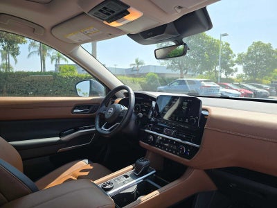 2025 Nissan Pathfinder Platinum