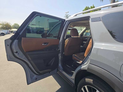 2025 Nissan Pathfinder Platinum