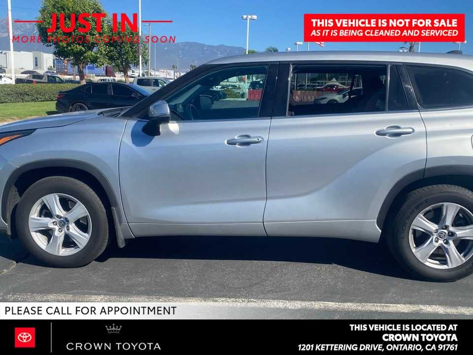 2022 Toyota Highlander LE