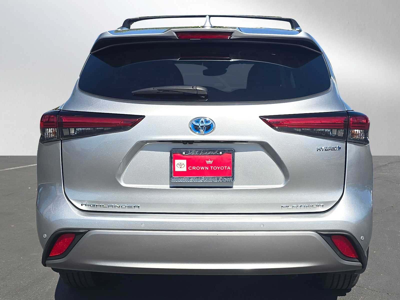 2023 Toyota Highlander Hybrid Platinum