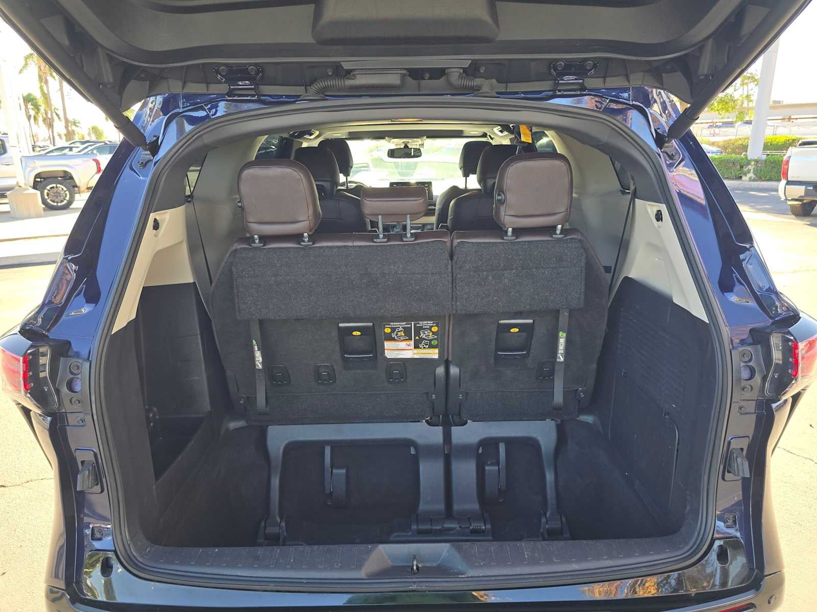 2023 Toyota Sienna Platinum