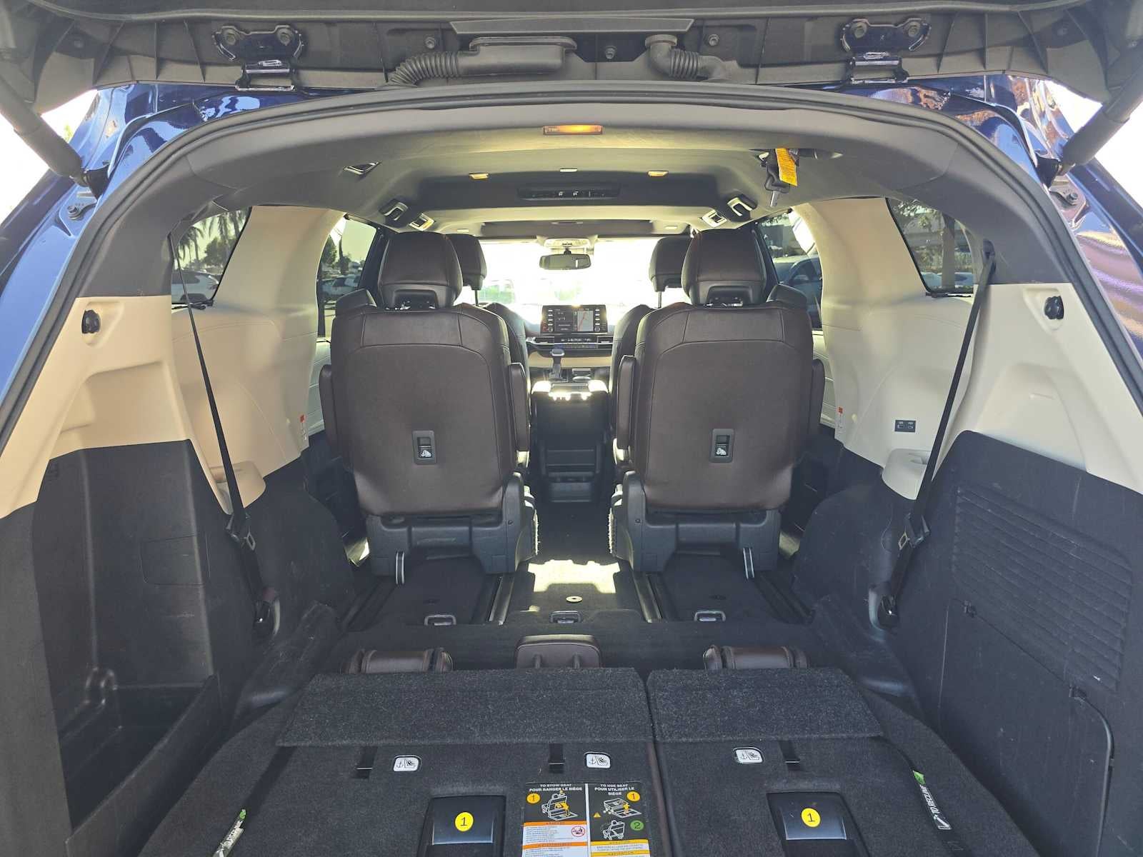 2023 Toyota Sienna Platinum