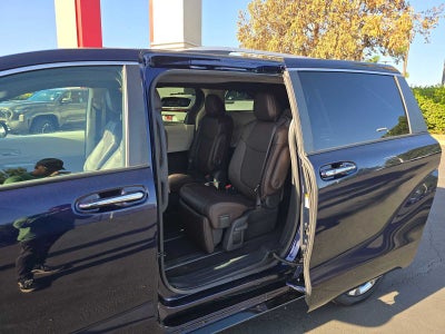 2023 Toyota Sienna Platinum