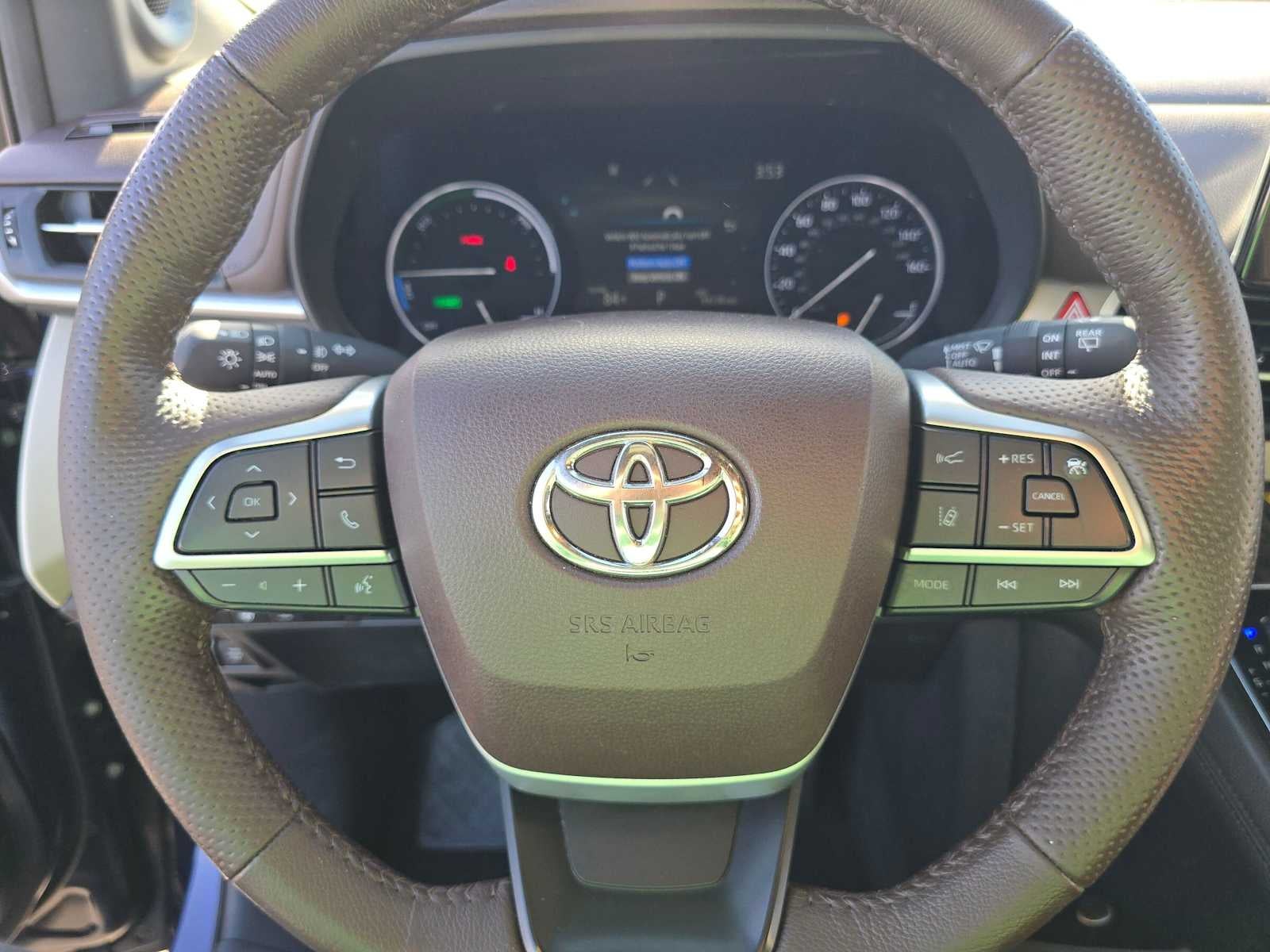 2023 Toyota Sienna Platinum