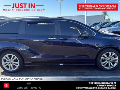2023 Toyota Sienna Platinum