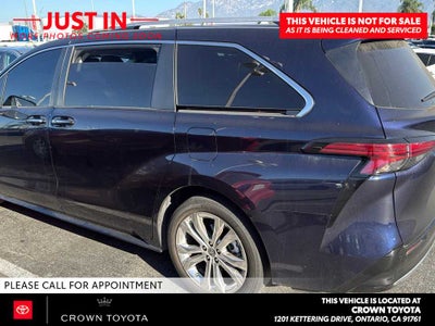 2023 Toyota Sienna Platinum