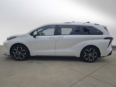 2025 Toyota Sienna Platinum