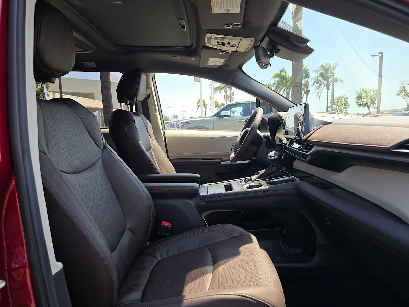 2024 Toyota Sienna Platinum