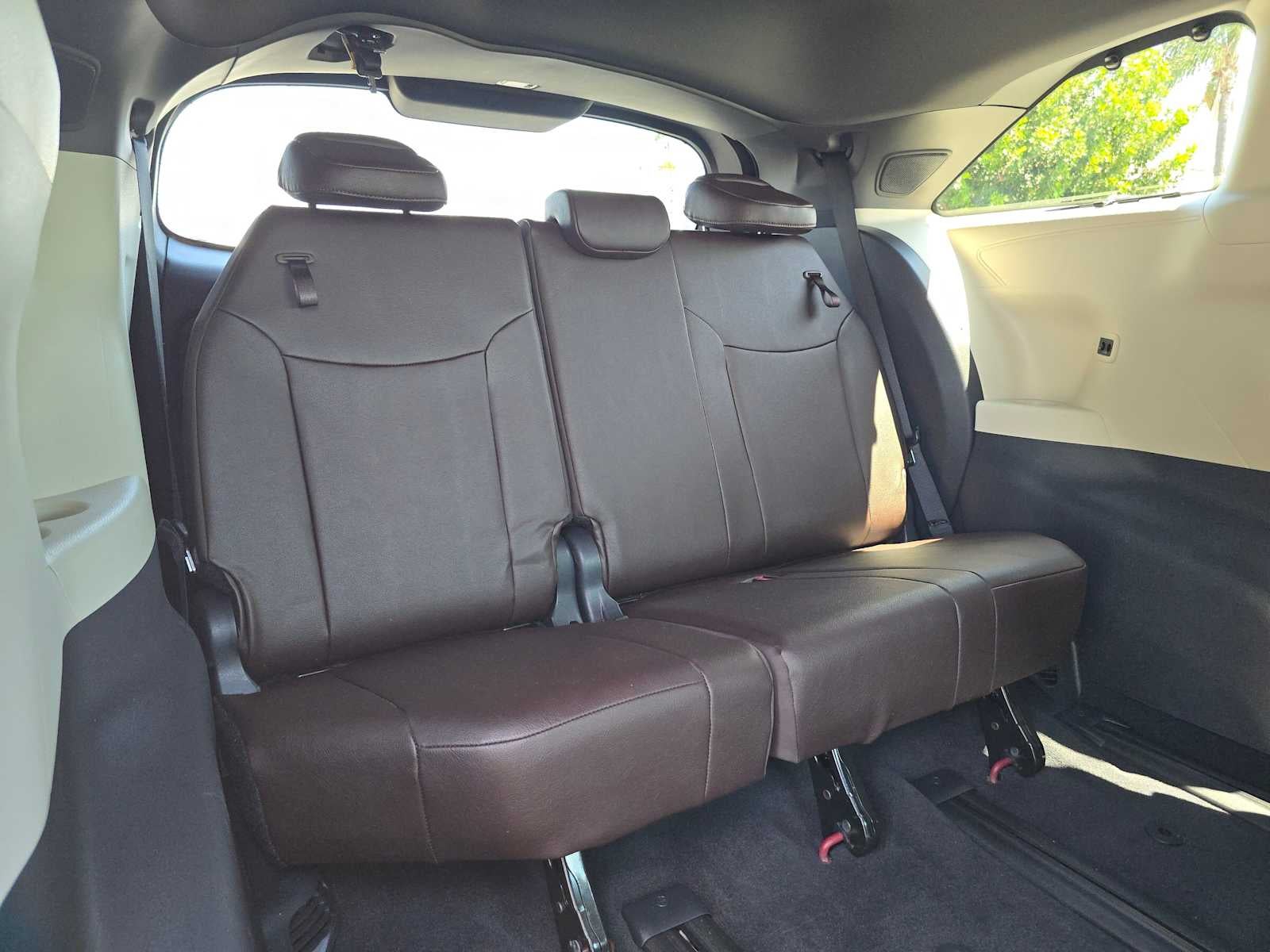 2024 Toyota Sienna Platinum