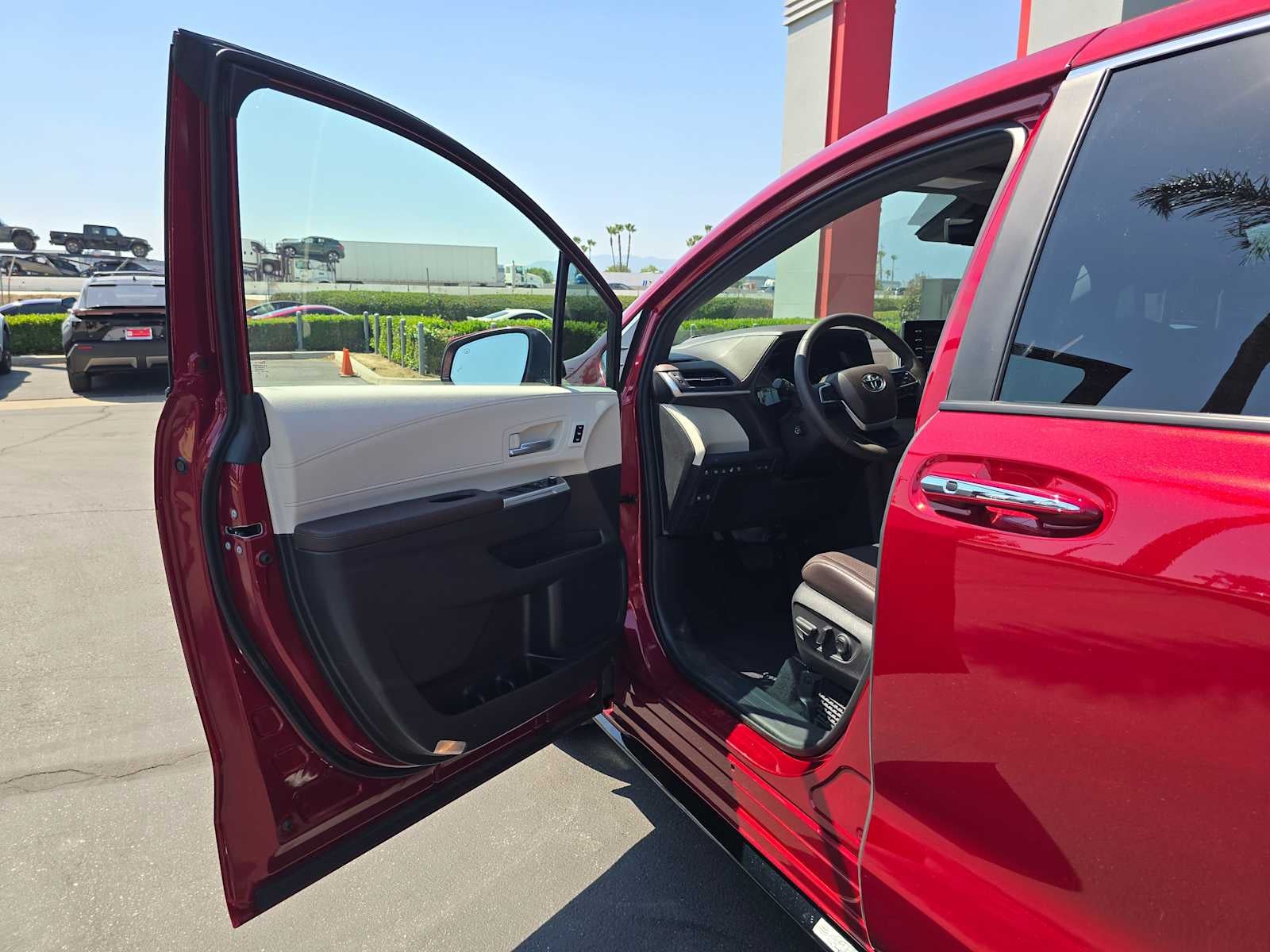 2024 Toyota Sienna Platinum