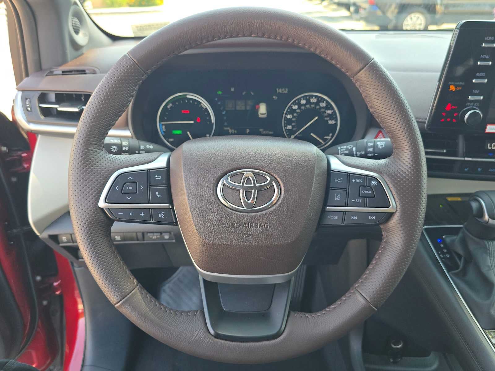 2024 Toyota Sienna Platinum