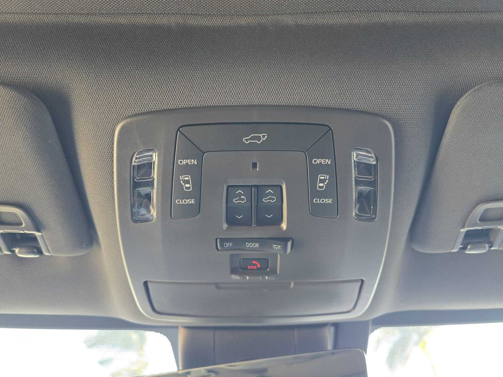 2024 Toyota Sienna Platinum