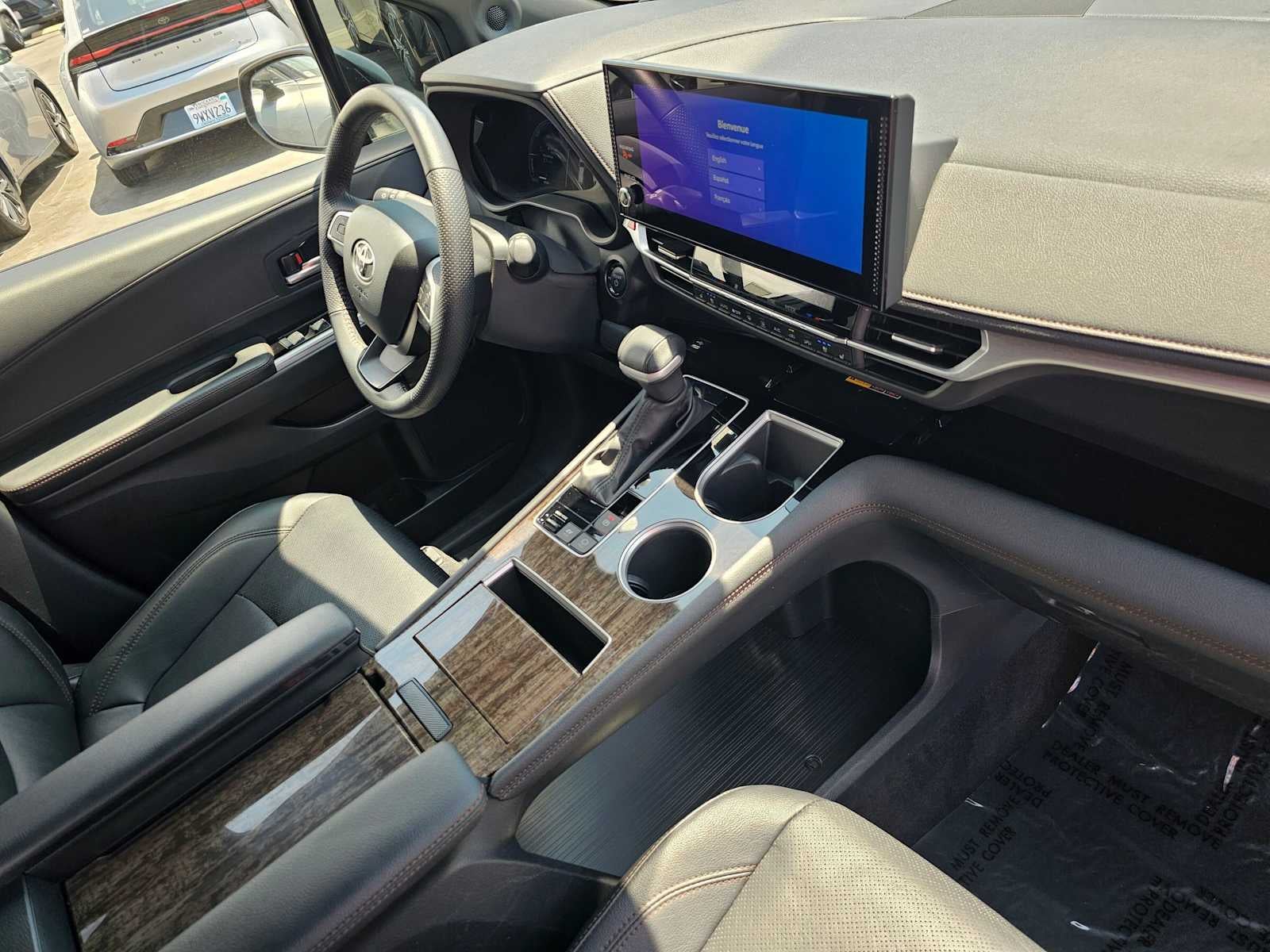2025 Toyota Sienna Platinum