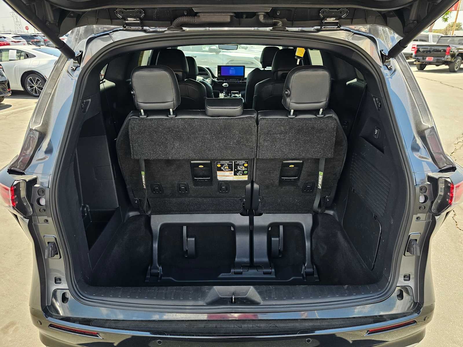 2025 Toyota Sienna Platinum