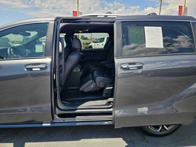 2025 Toyota Sienna Platinum