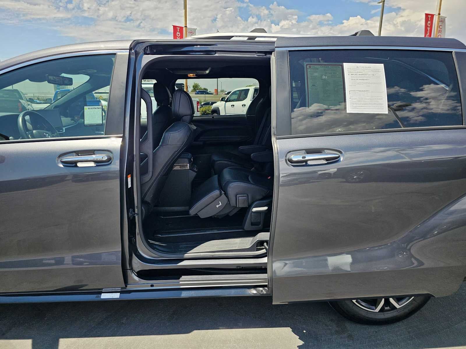 2025 Toyota Sienna Platinum