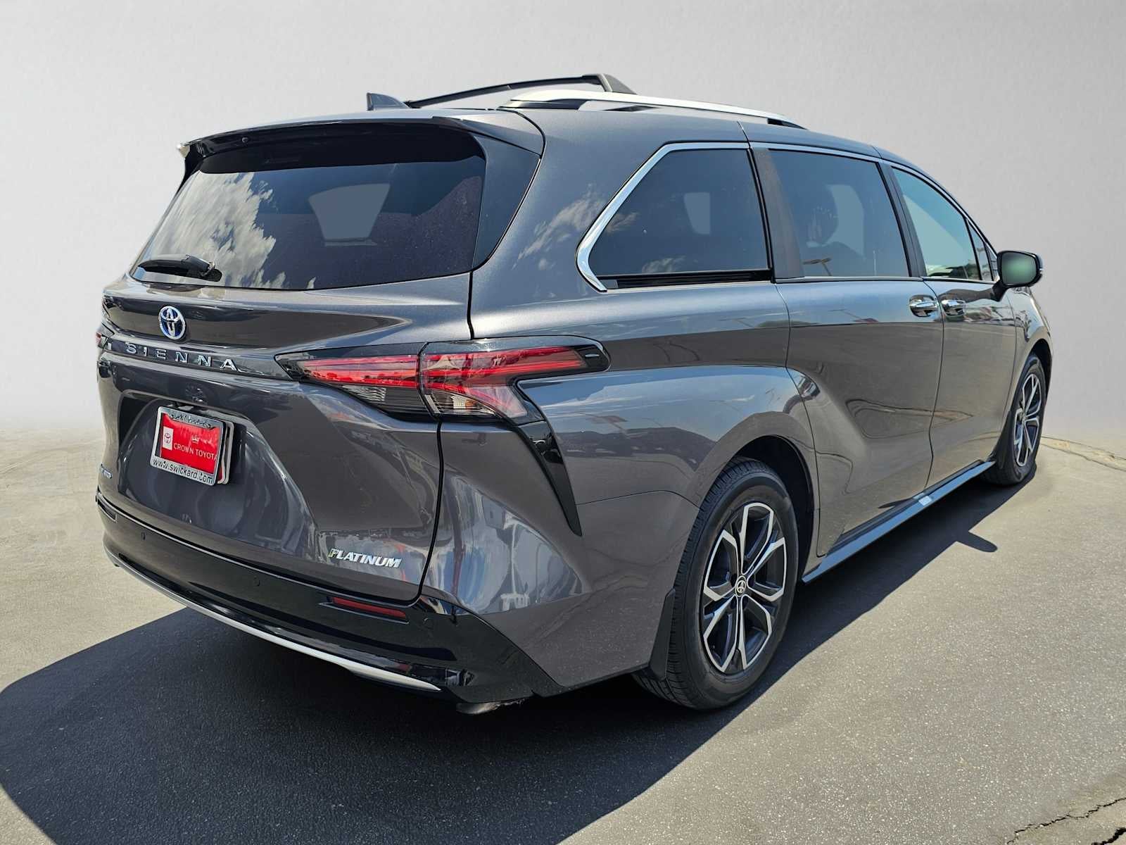 2025 Toyota Sienna Platinum