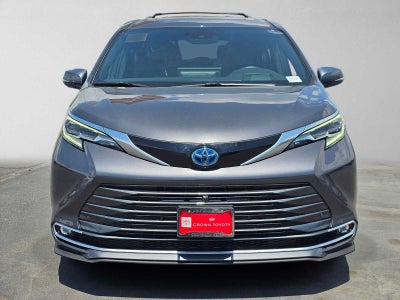2025 Toyota Sienna Platinum