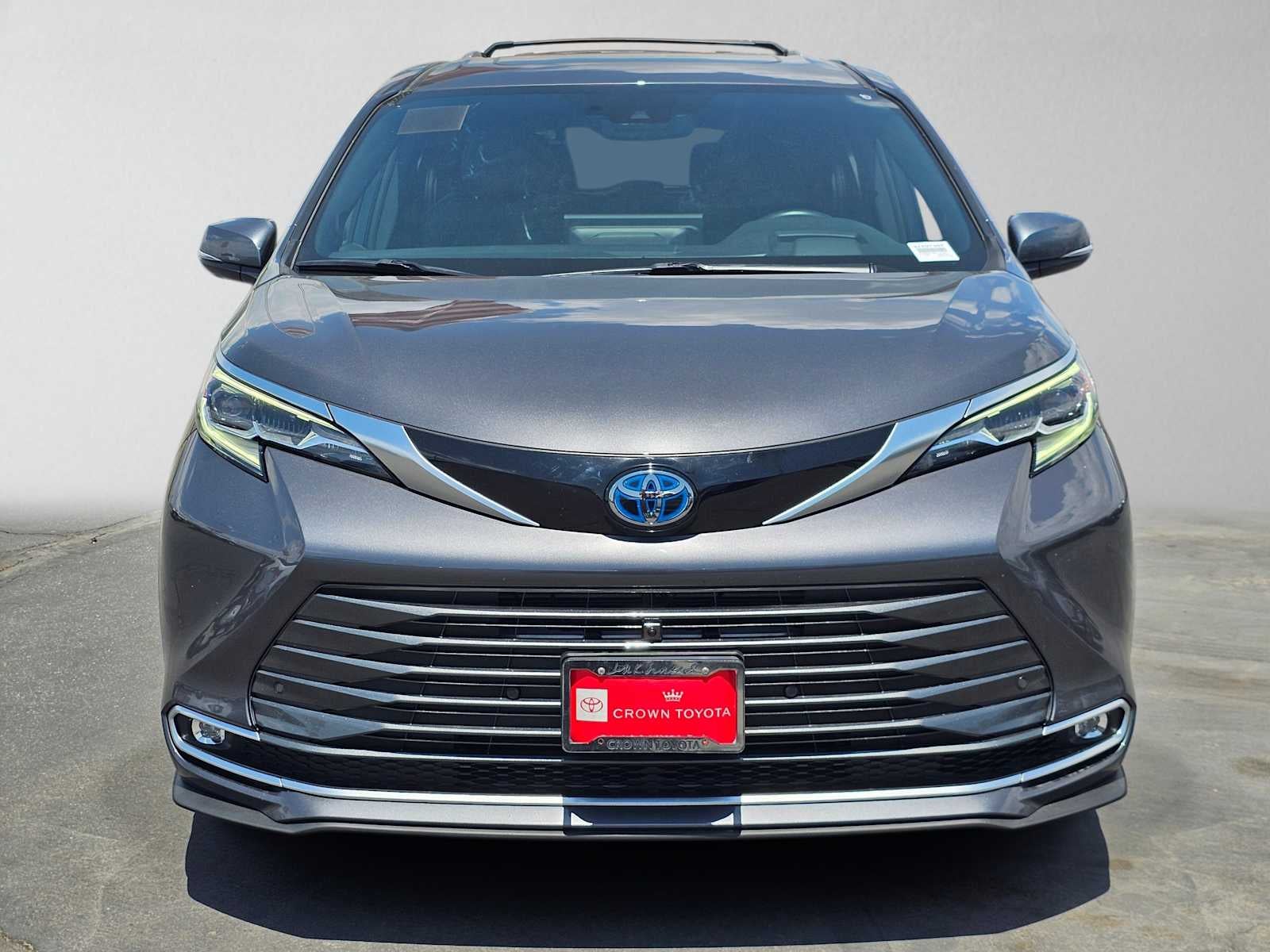 2025 Toyota Sienna Platinum