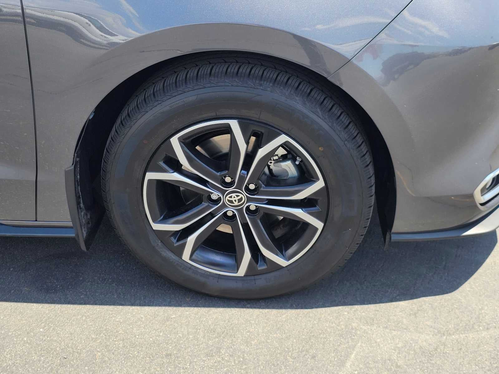 2025 Toyota Sienna Platinum