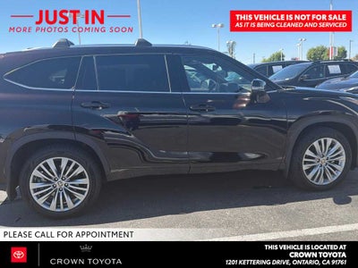 2022 Toyota Highlander Platinum