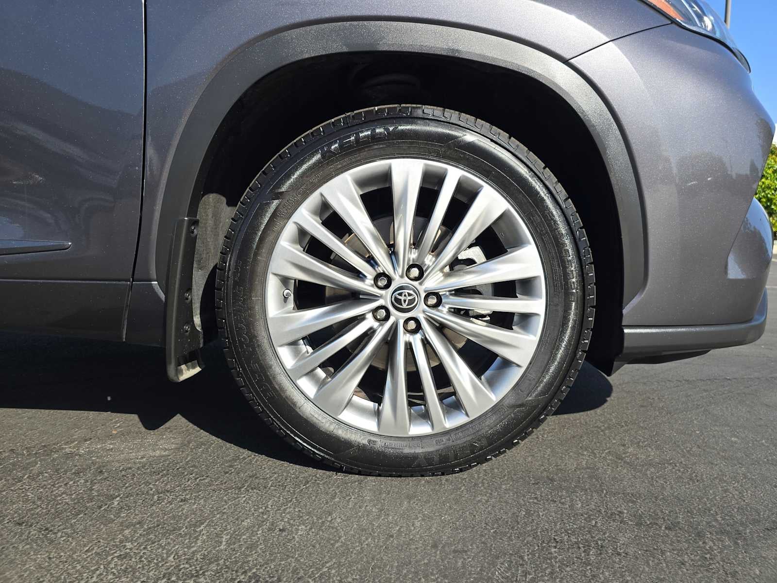 2022 Toyota Highlander Platinum