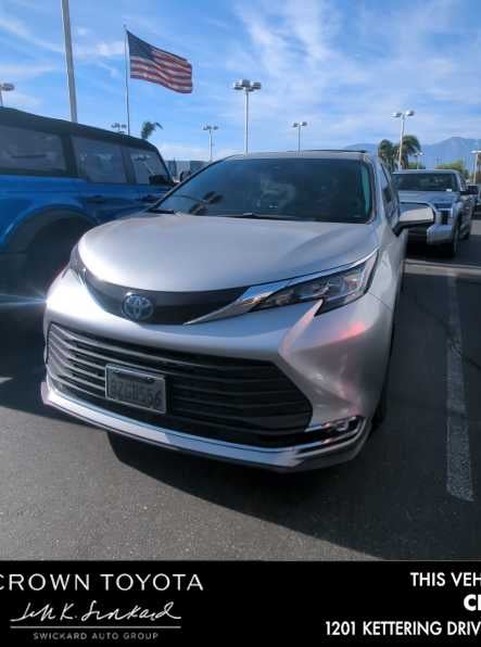 2022 Toyota Sienna XLE