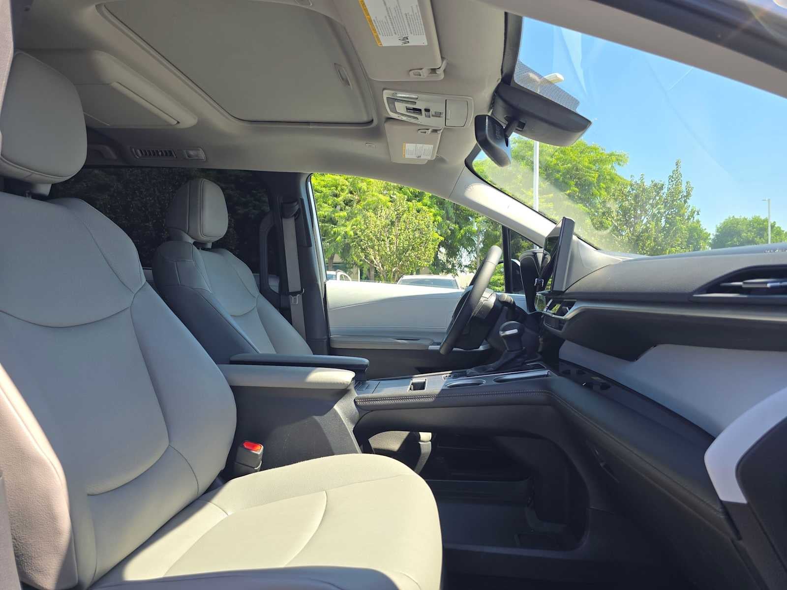 2025 Toyota Sienna XLE