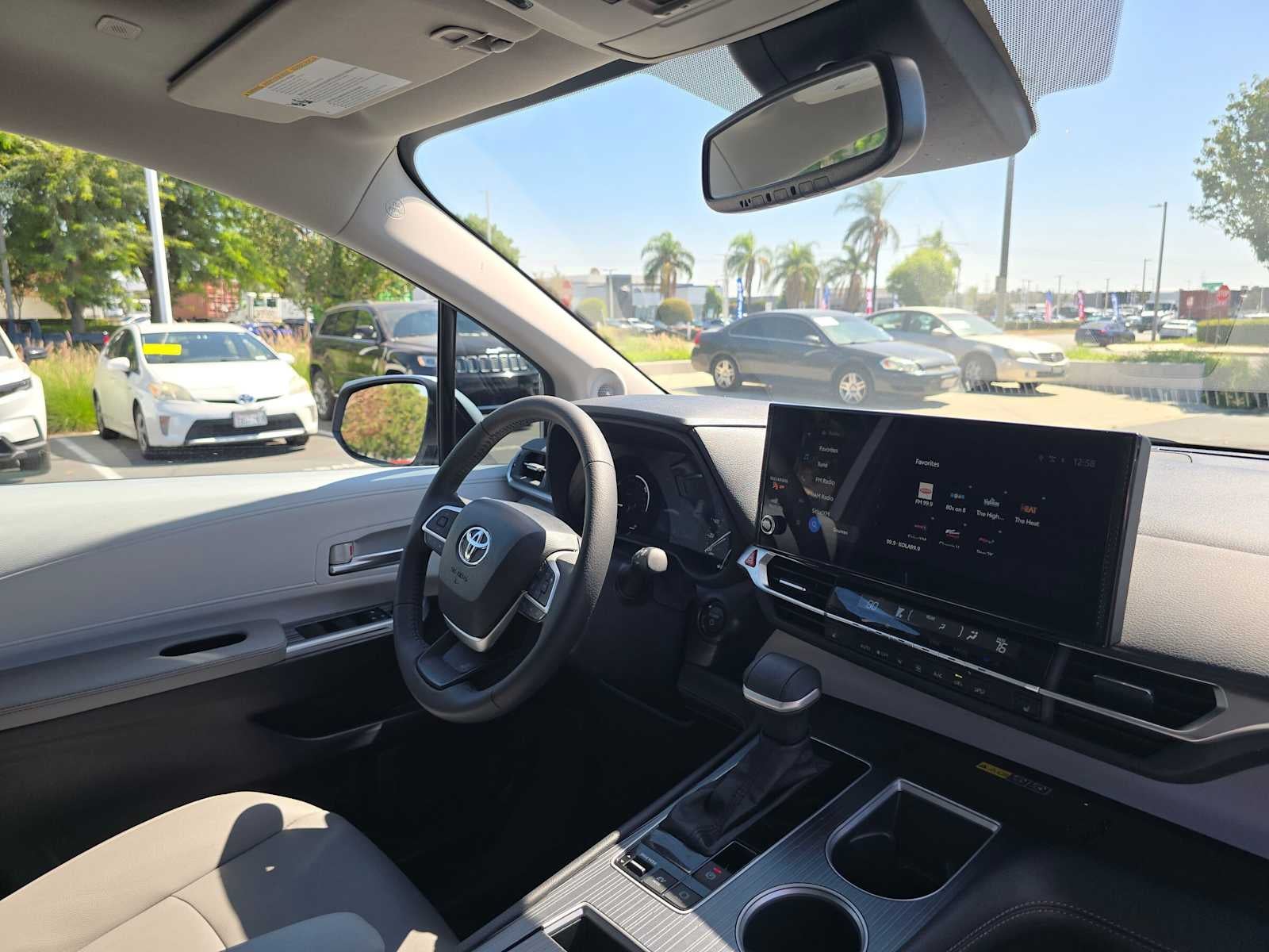 2025 Toyota Sienna XLE
