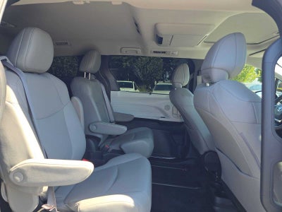 2025 Toyota Sienna XLE