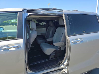 2025 Toyota Sienna XLE