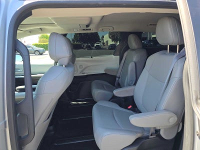 2025 Toyota Sienna XLE