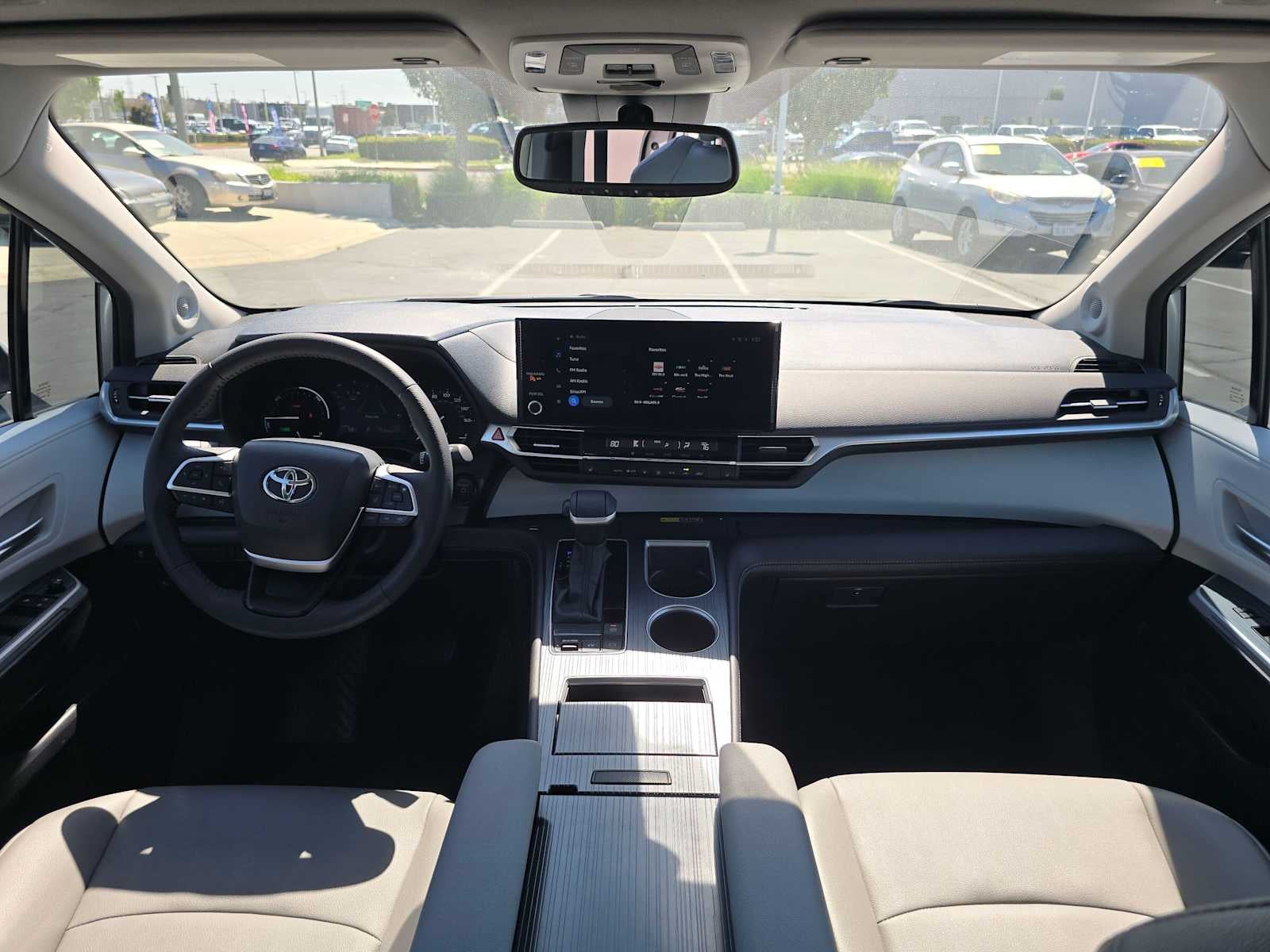 2025 Toyota Sienna XLE