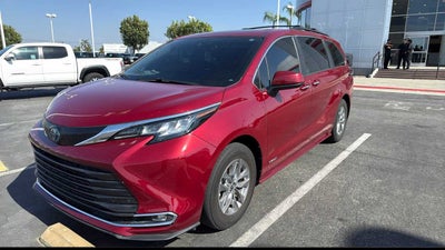 2021 Toyota Sienna XLE