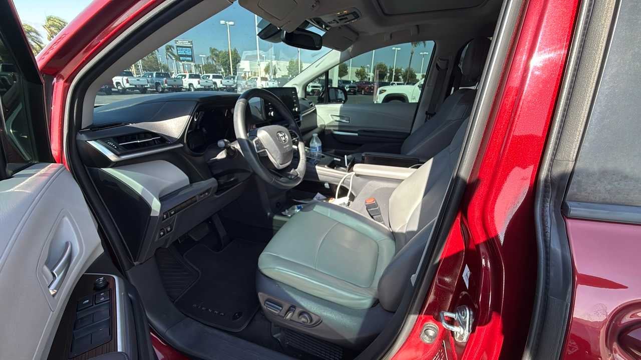 2021 Toyota Sienna XLE