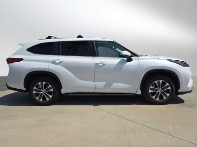 2023 Toyota Highlander Hybrid XLE