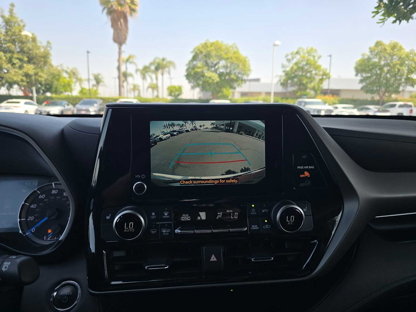 2023 Toyota Highlander Hybrid XLE