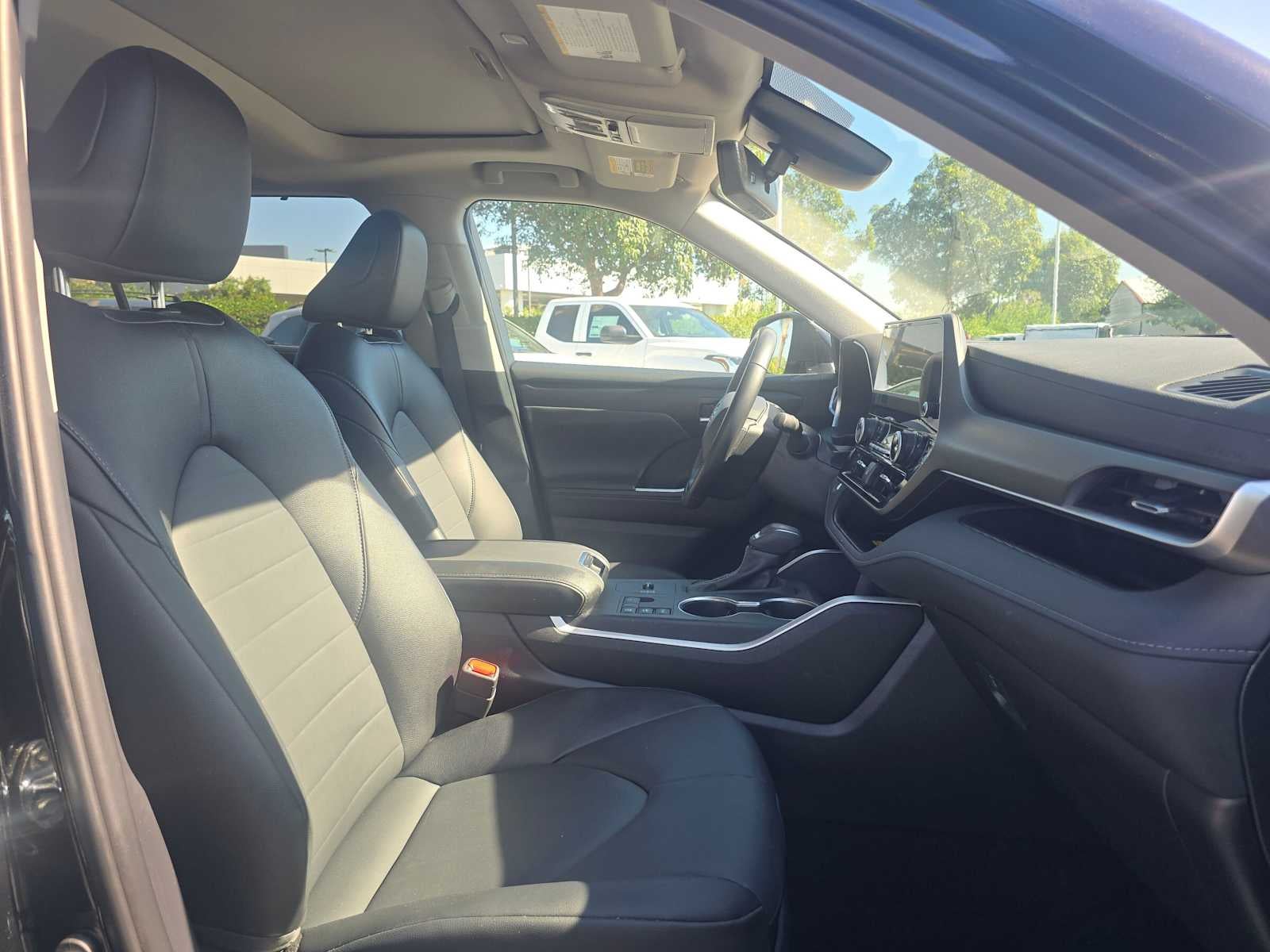 2025 Toyota Highlander Hybrid XLE